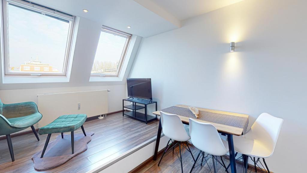 Spacious 4 Bedroom Near Center Monachium