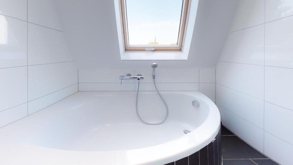 Apartament Spacious 4 Bedroom Near Center *