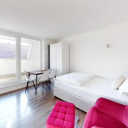 Spacious 4 Bedroom Apartment Near City Center Munich Exterior photo