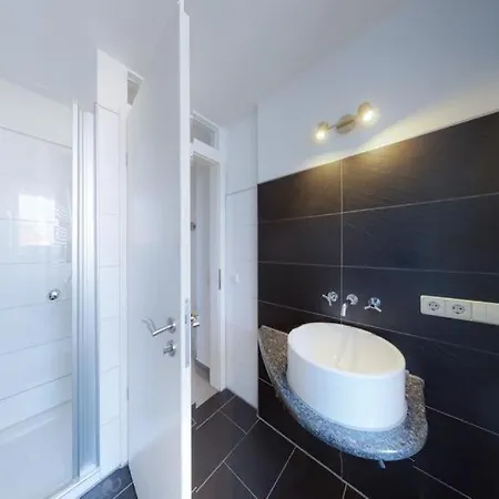 Spacious 4 Bedroom Apartment Near City Center Munich Exterior photo