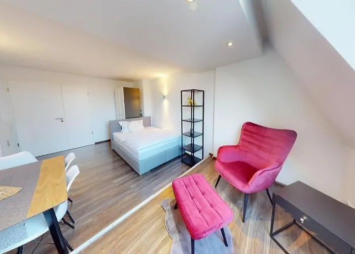 Spacious 4 Bedroom Apartment Near City Center